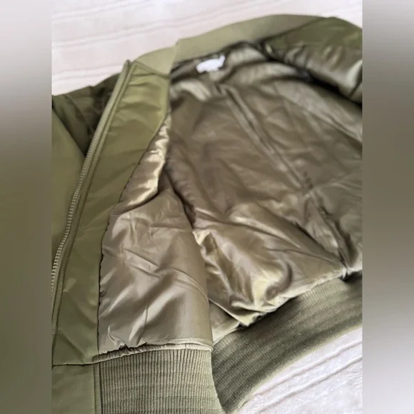 Good American Juniper Green Oversized
Bomber Jacket 3|4 - Picture 8 of 13